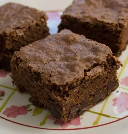 Cutting Techniques: How Many Brownies from an 8x8 Pan with Different Styles?