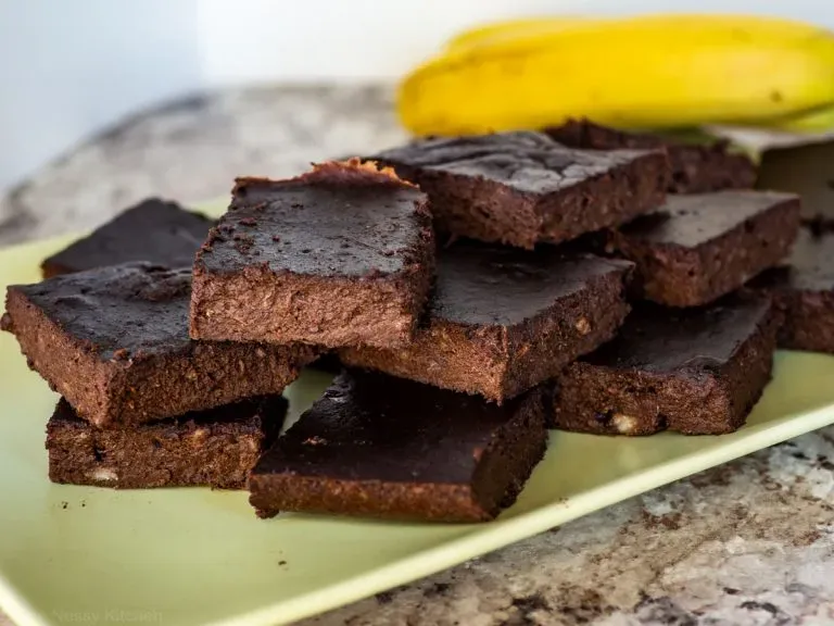 Healthy three ingredient banana brownies: Absolutely Easy
