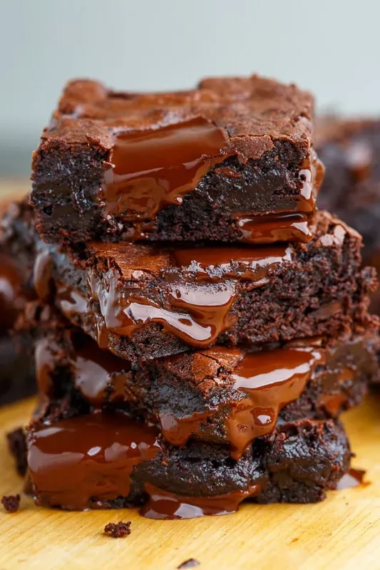 Ultimate Fudgy Brownie Cake Recipe - Browniesrecipes